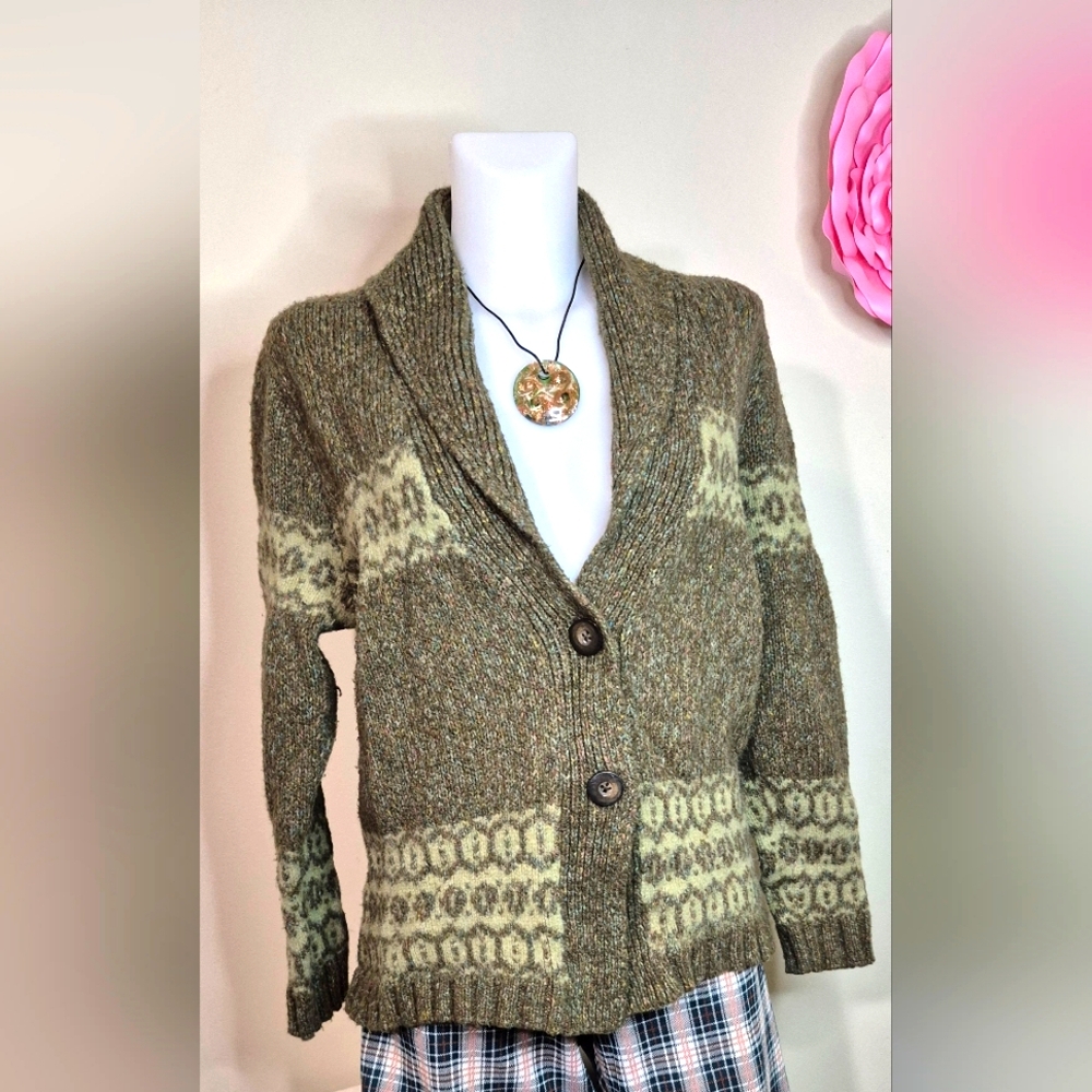 Gorgeous Woolrich Wool Lambs Wool Shawl Collar 2 Button Cardigan Grammacore